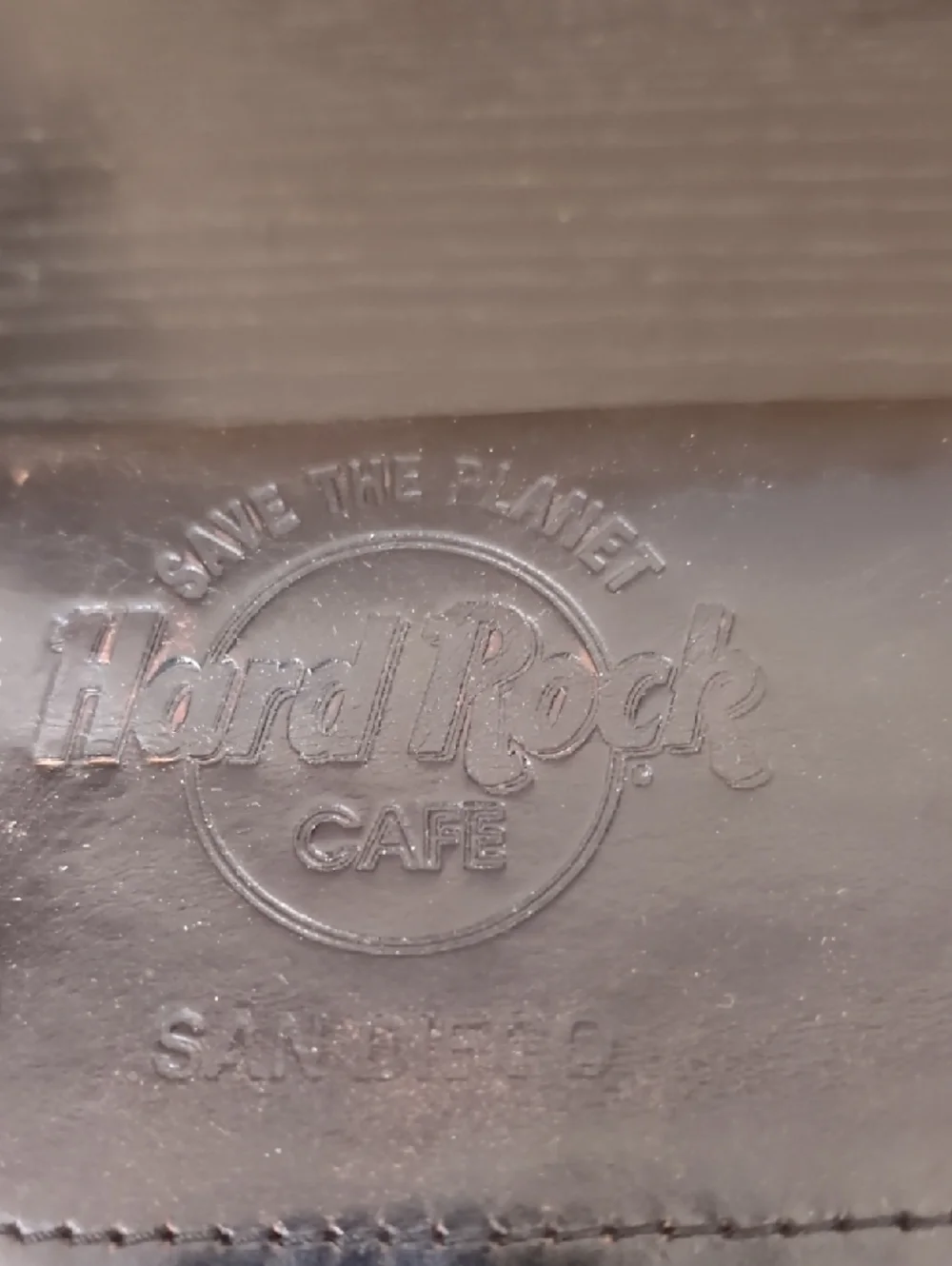 Hard Rock Cafe dark brown leather zip and snap wallet - Picture 2 of 6